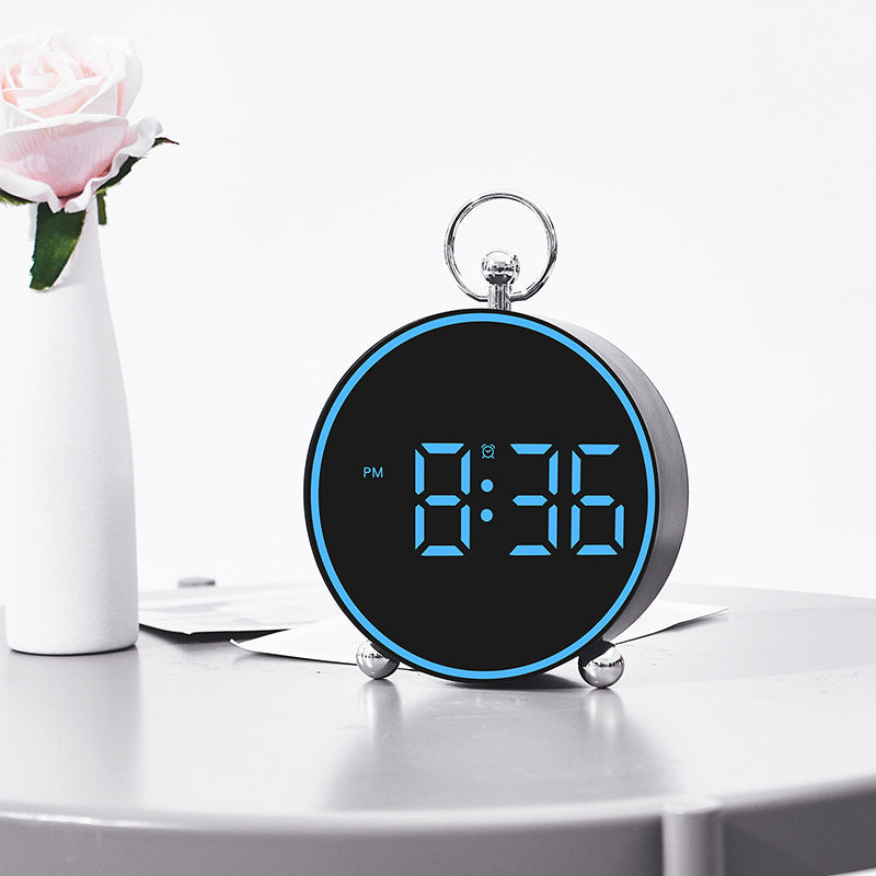 Ceas Desteptator Digital LED 4,4", Afisaj Color, Control Vocal si Alarme Personalizabile