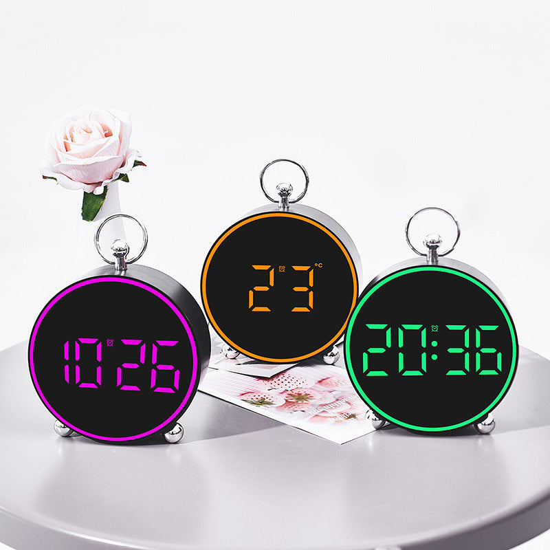Ceas Desteptator Digital LED 4,4", Afisaj Color, Control Vocal si Alarme Personalizabile