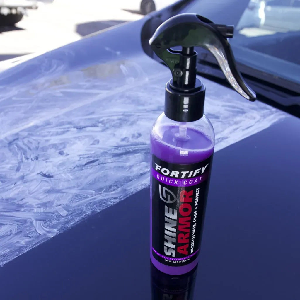 Kit Întreținere Auto 3 în 1 – Ceară Lichidă Shine Armor 236 ml + Lavetă Microfibră