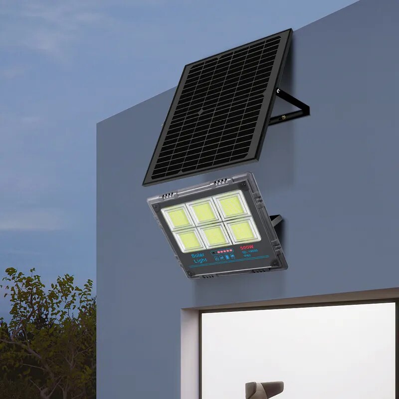 Proiector LED Solar, Putere 400W, Autonomie 12-16h, Kit Complet cu Panou Fotovoltaic si Telecomanda, Rezistent la Apa IP66/IP67, Lumina Alb Rece 6000K, Functie Automat/Amurg, Exterior