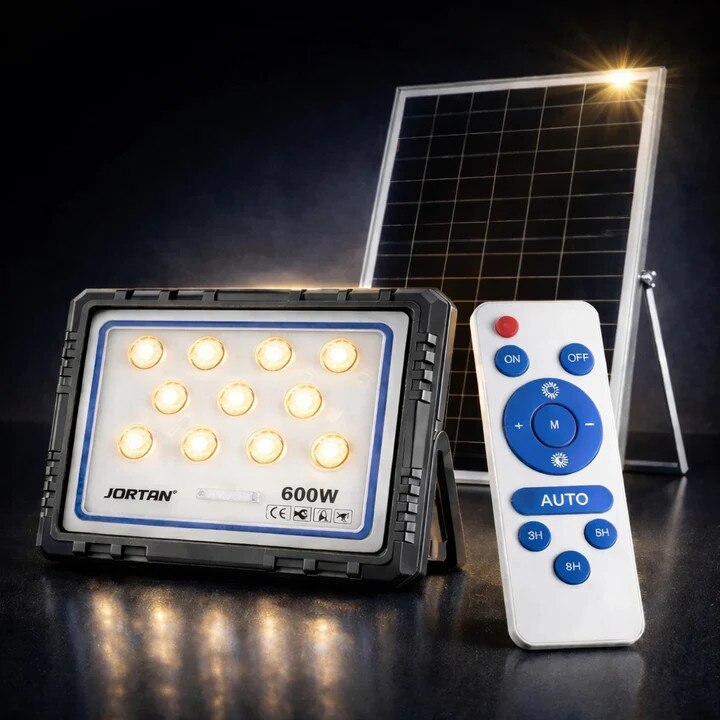 Proiector Solar LED JORTAN 600W Exterior, 11 LED-uri SMD, Lumina Alb Rece Puternica, IP66 Rezistent la Apa si Praf, Panou Solar Separat, Telecomanda, Autonomie Mare, Iluminare Curte, Gradina, Parcare, Drumuri, Spatii Comerciale