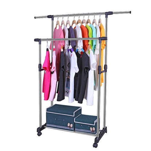 Suport dublu pe roti, pentru haine, extensibil, mobil, cu piese din metal, maxim 30 kg